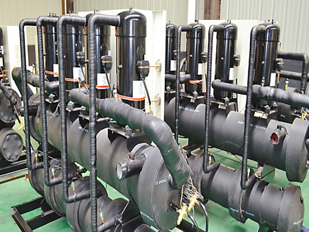 水源熱泵機(jī)組車(chē)間